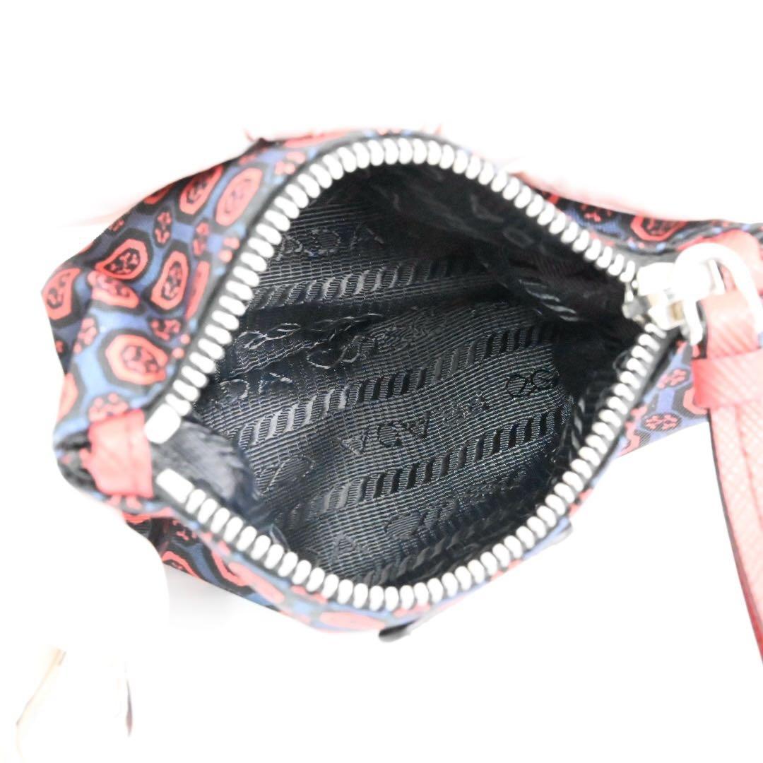 【新品同様】プラダ　キーリング　財布　小銭入れ　　小物入れ　キーホルダー