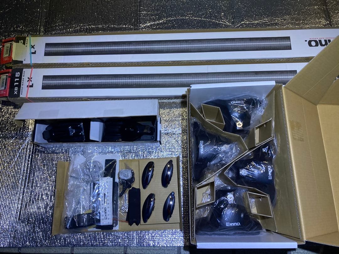 INNO ルーフキャリア ベース アクア NHP-10 バラ売り不可です