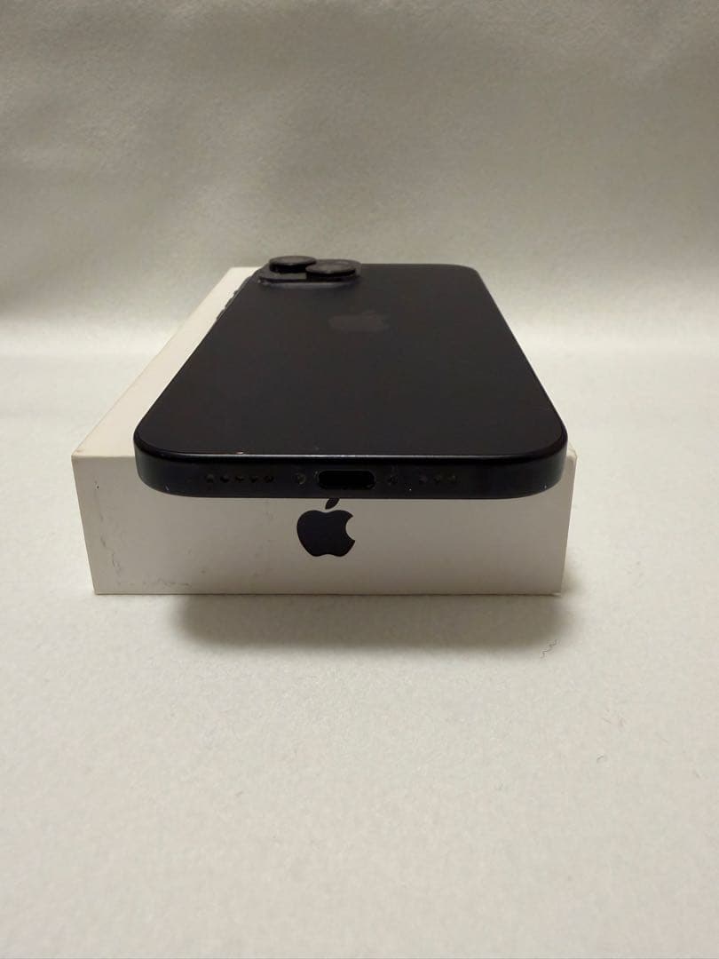iPhone15 128GB ブラック SIMフリー 背面ヒビあり