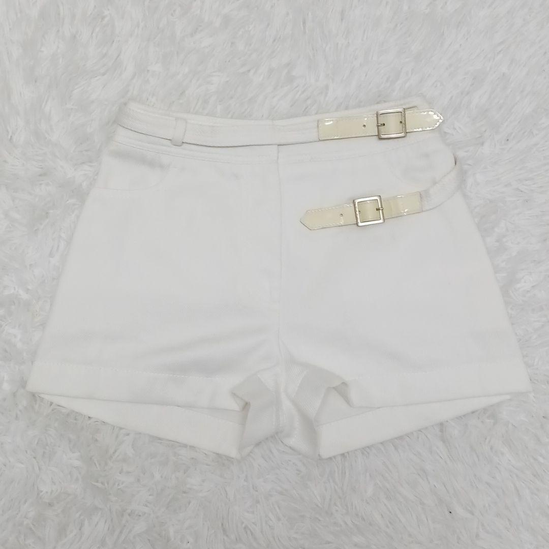 ✨美品✨CHANEL　シャネル　ショートパンツ　　ベルト　エナメル　ロゴ　白