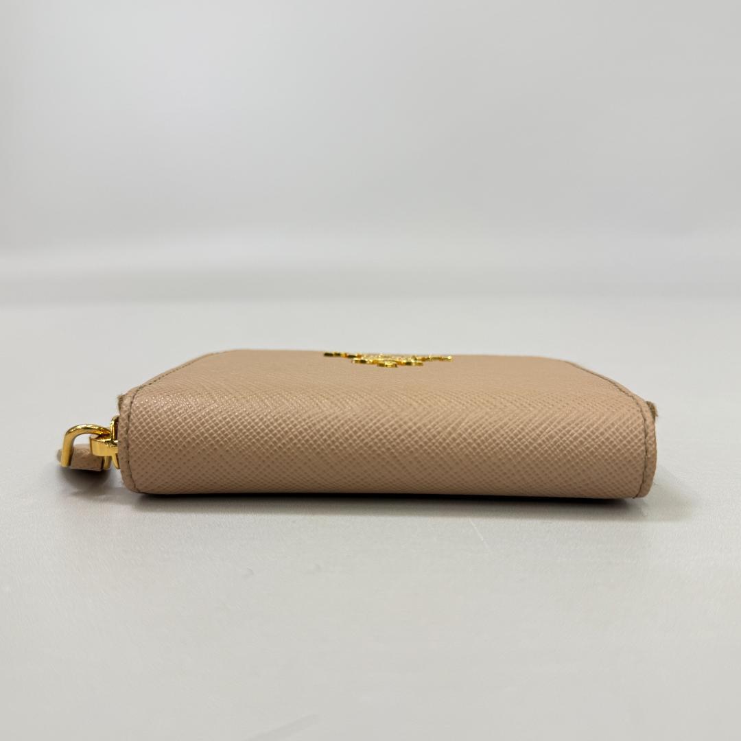 鑑定済み【 美品 】プラダ ケース ベージュ ゴールド金具 レザー 財布