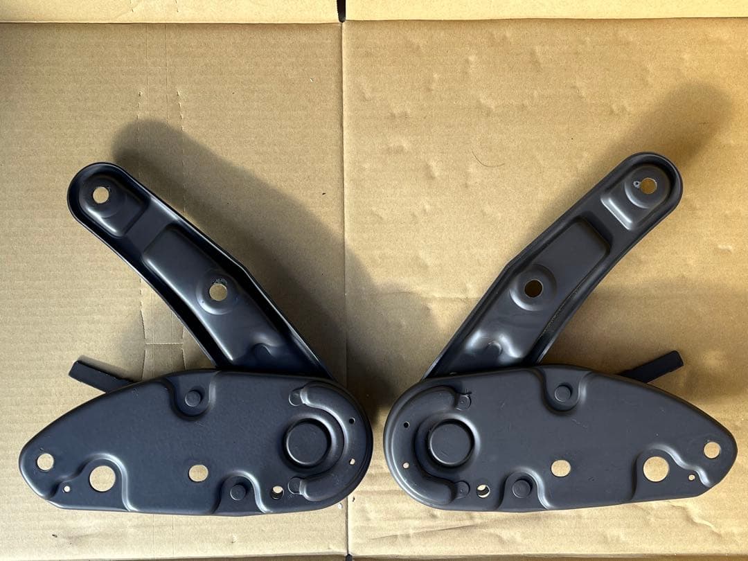 ランドクルーザー80 リヤシートリクライニング機能 ラチェットヒンジ左右セット