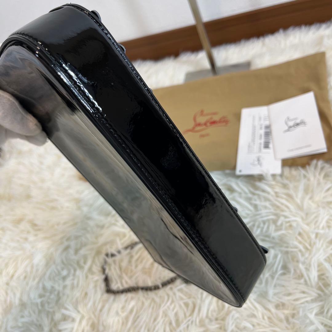 クリスチャンルブタン　チェーンショルダーバッグ　黒　エナメル　花柄