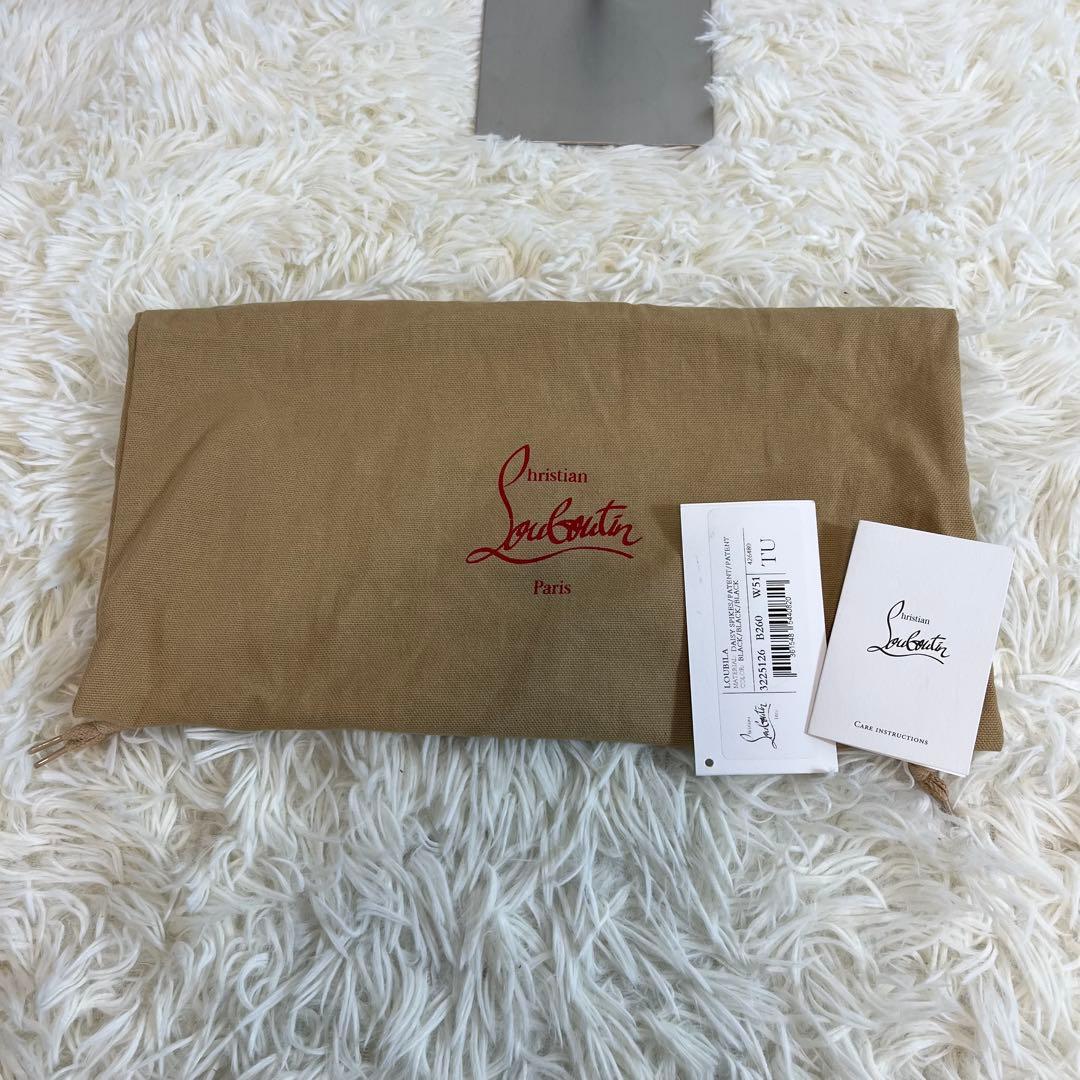 クリスチャンルブタン　チェーンショルダーバッグ　黒　エナメル　花柄