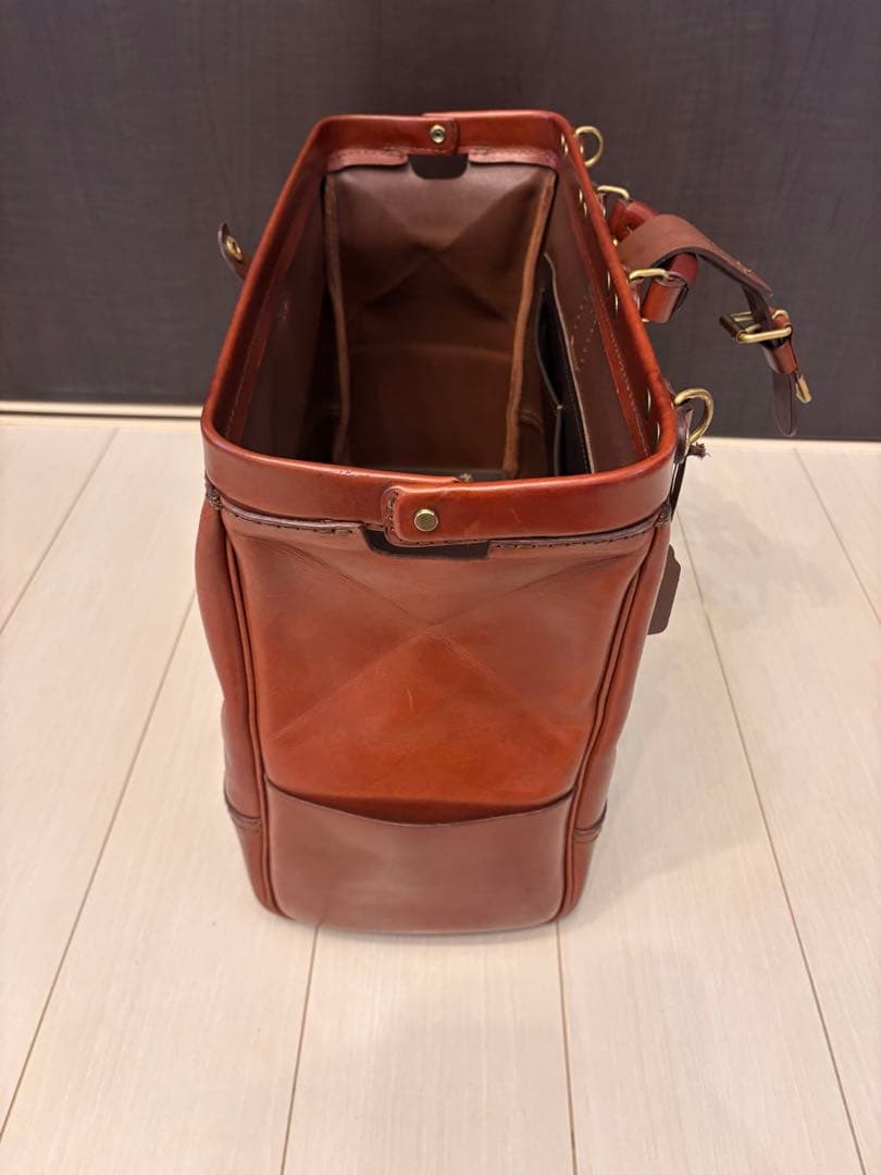 口枠ボストンバッグ　ベルト一本タイプ(V-104) チョコ　HERZ ヘルツ本革