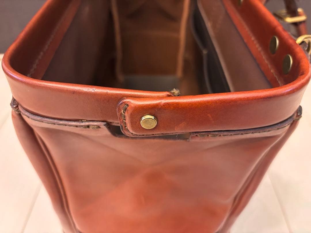 口枠ボストンバッグ　ベルト一本タイプ(V-104) チョコ　HERZ ヘルツ本革