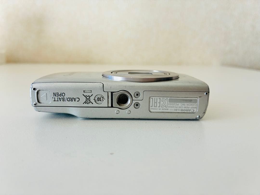 Canon IXY 200 シルバー コンパクトデジタルカメラ　ジャンク