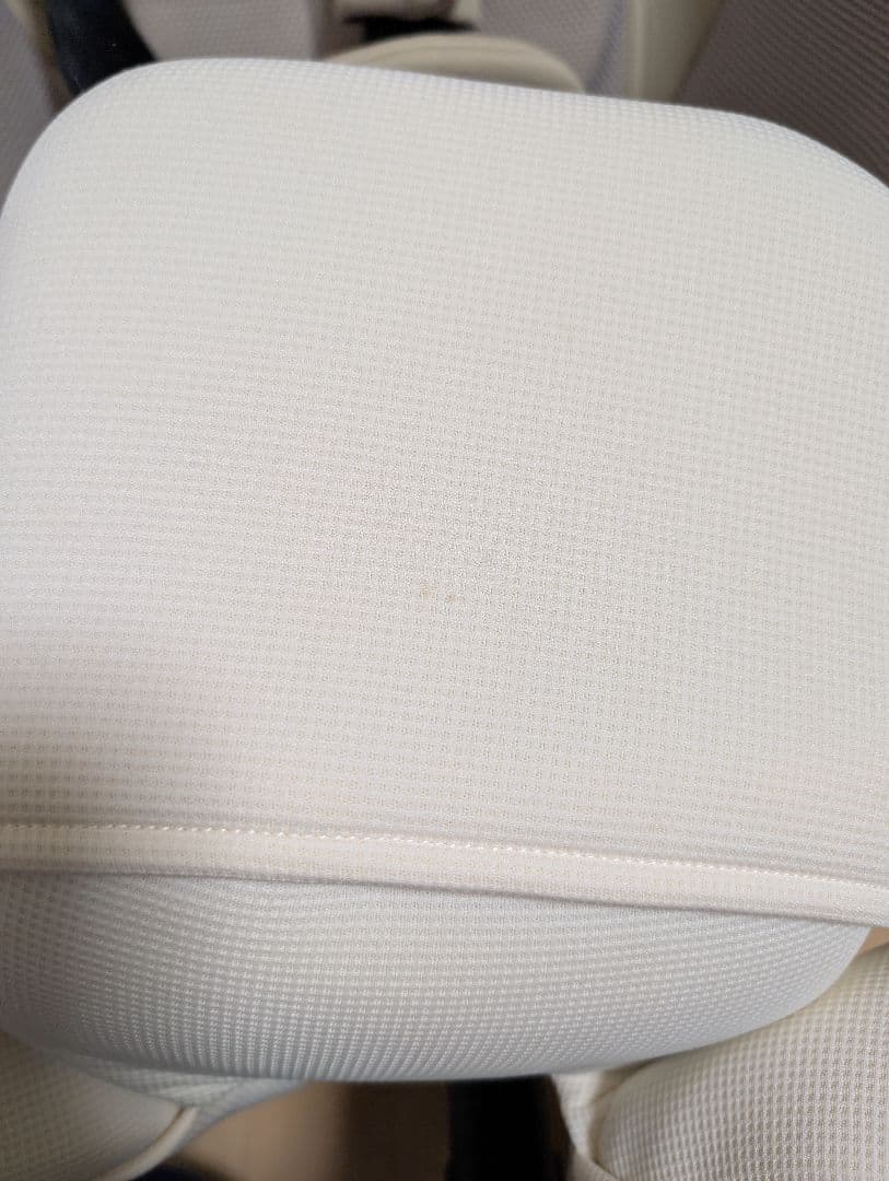 Combi クルムーヴスマート ベージュ　ISOFIX