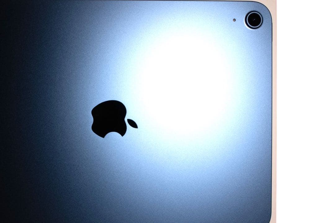 【ほぼ新品】iPad 第10世代　充放電15回 バッテリー100%