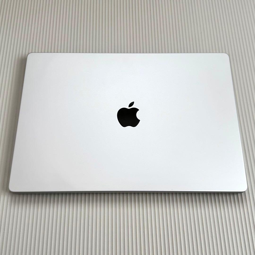 MacBook Pro 16インチ M3 Pro 512GB SSD 18GB