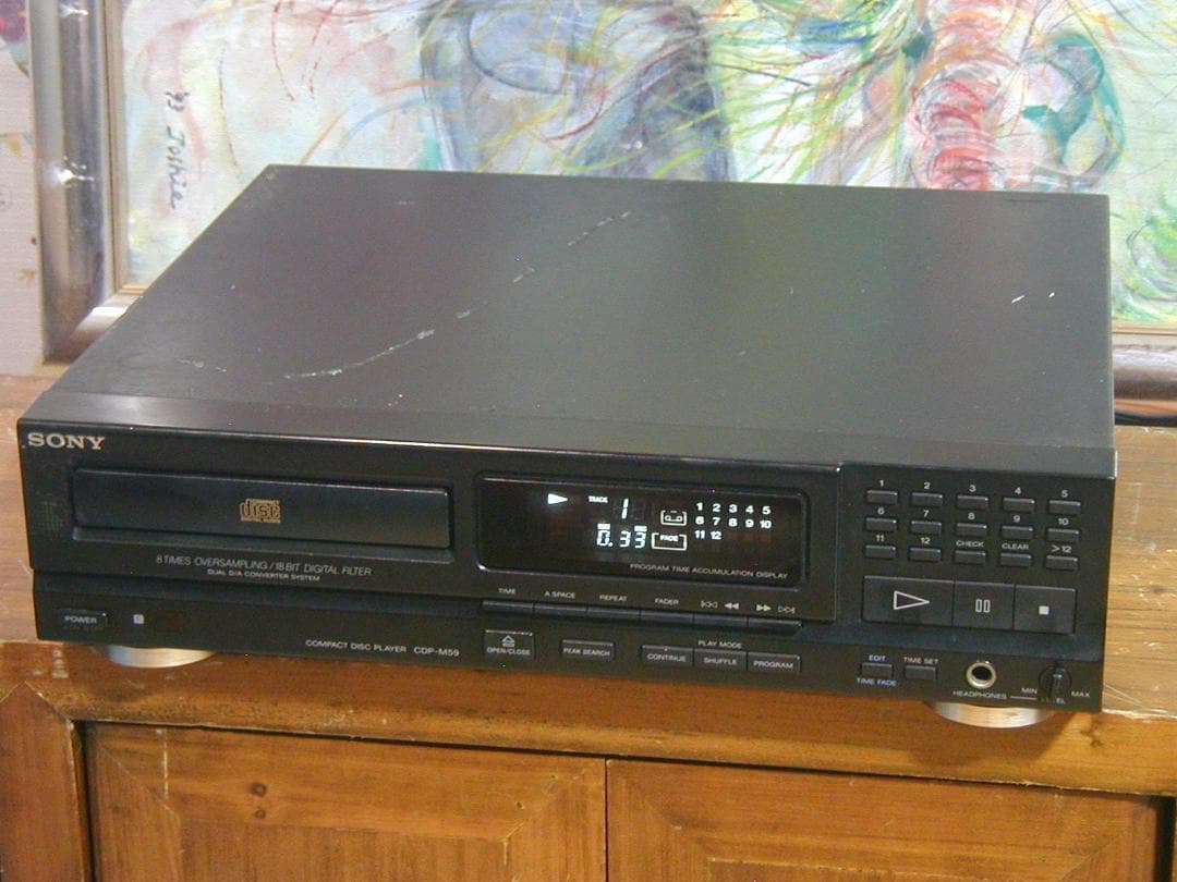 ★SONY CDP-M59 CDプレーヤー。￥24,800動作良好　キズ多い。