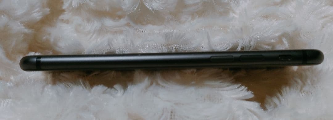 iPhone 8 本体 ・ simフリー ・ 64GB・ 中古