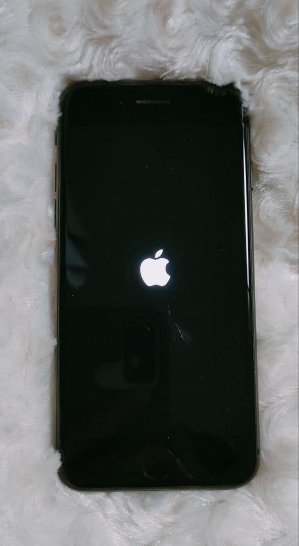 iPhone 8 本体 ・ simフリー ・ 64GB・ 中古