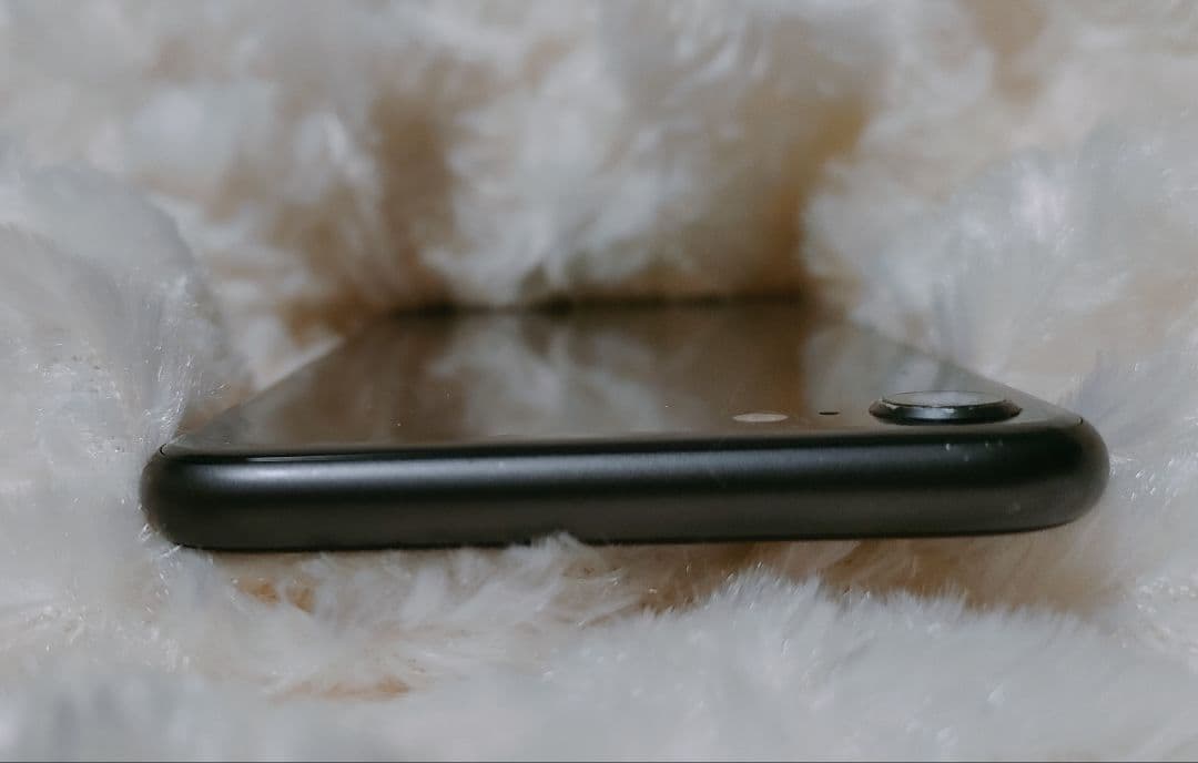 iPhone 8 本体 ・ simフリー ・ 64GB・ 中古