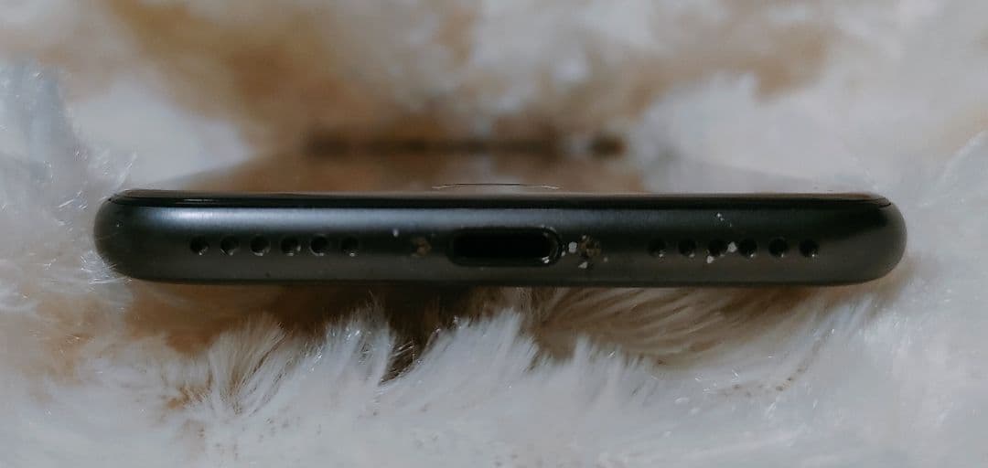 iPhone 8 本体 ・ simフリー ・ 64GB・ 中古