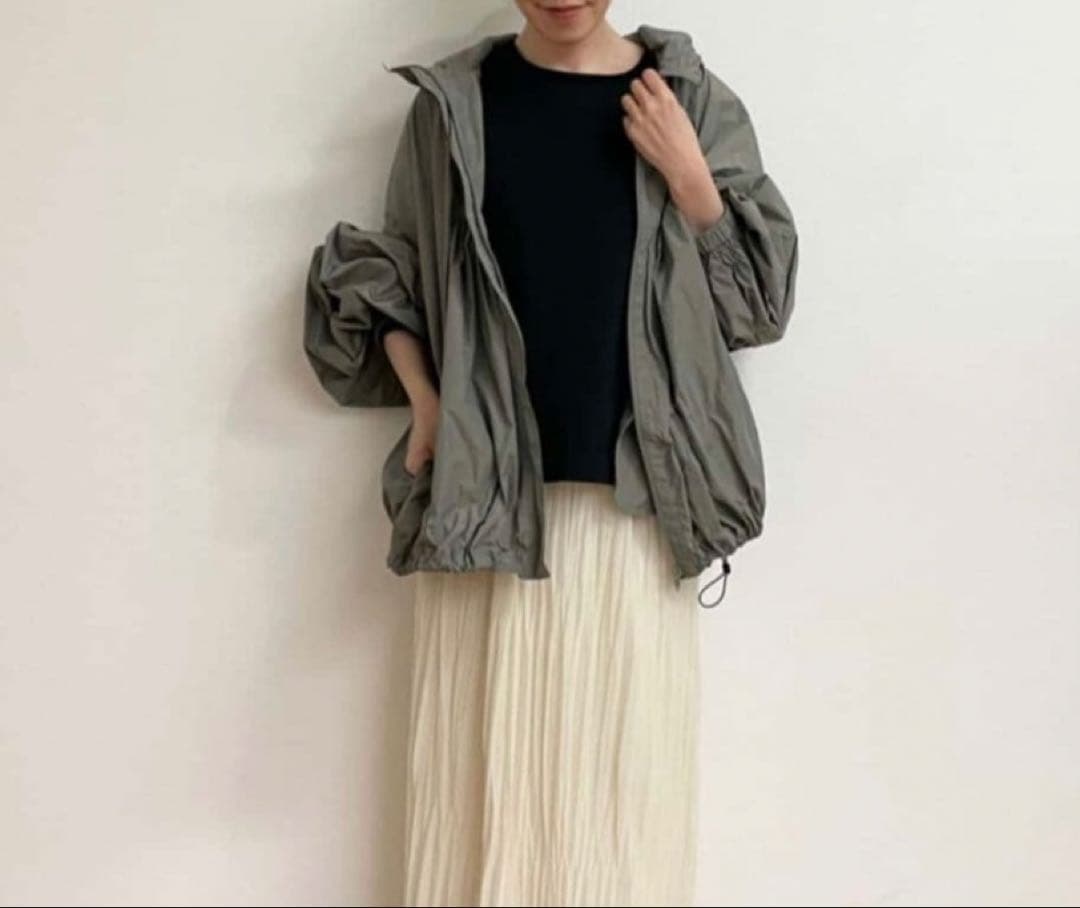 ギャザーフーディバルーンブルゾン　ビアズリー beardsley