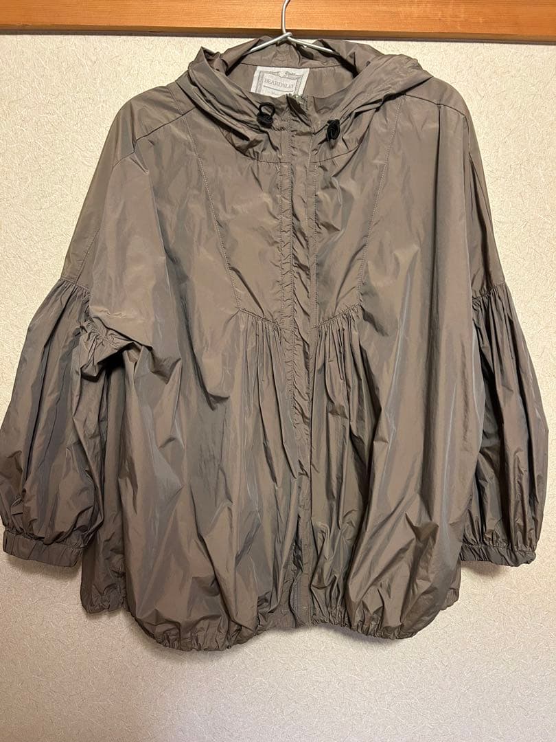 ギャザーフーディバルーンブルゾン　ビアズリー beardsley