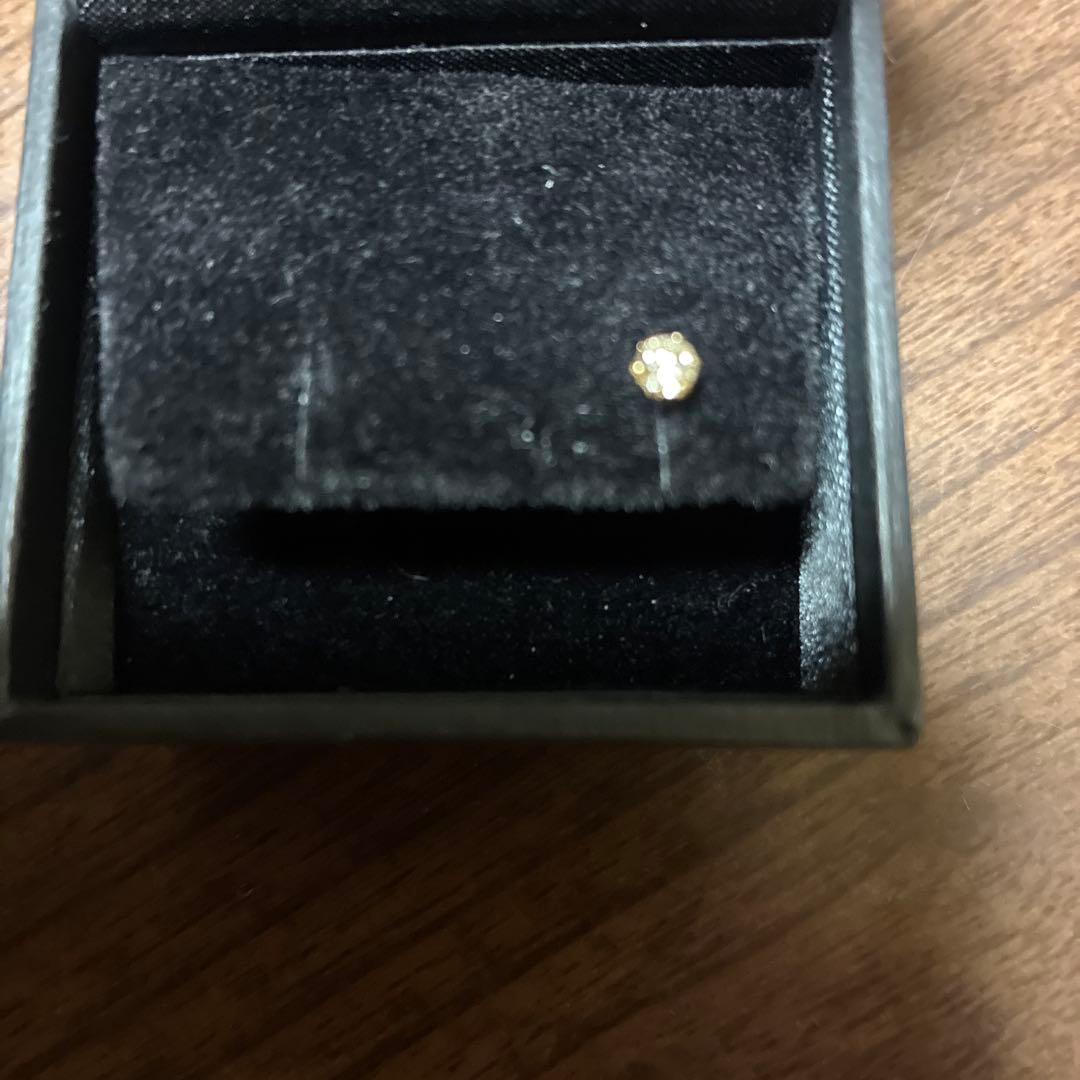 18金ダイヤ片耳ピアス