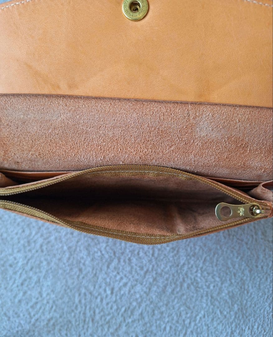 イルビゾンテ　ヌメ革　長財布