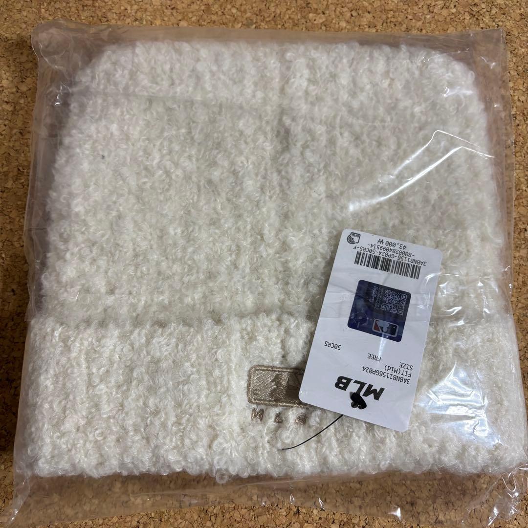 【新品】MLB 韓国限定 ビーニー 猫耳 ニット帽 カリナ着用 クリーム 紐なし