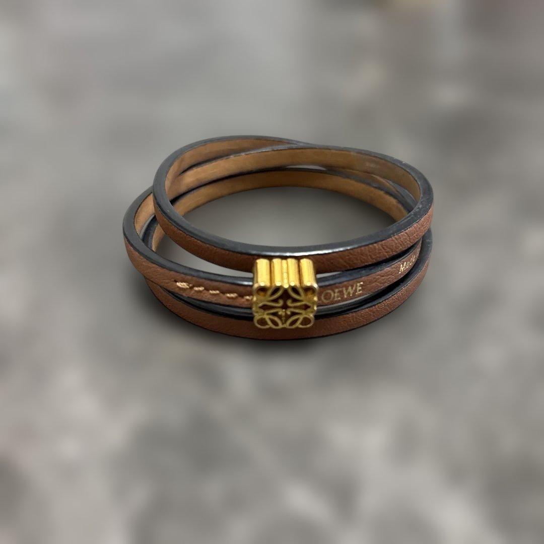 LOEWE ツイスト バングル カーフ アナグラム ブレスレット