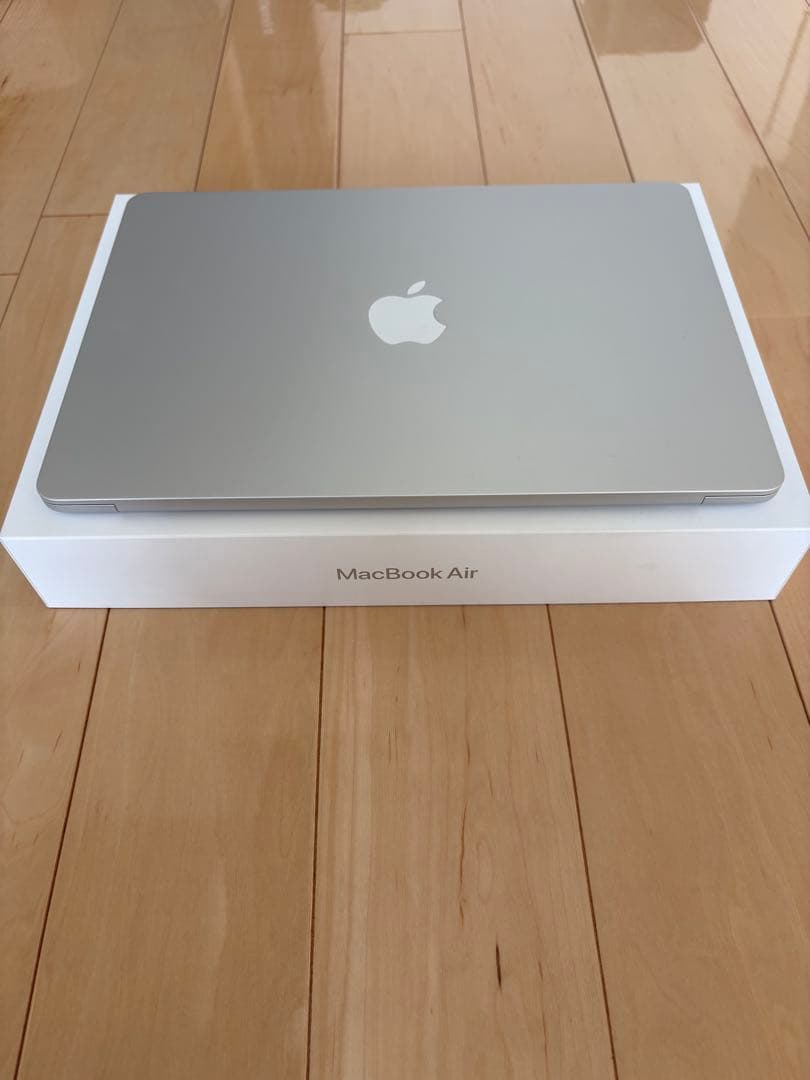 【美品】MacBook AirM4 16GB/256GB AppleCare+付