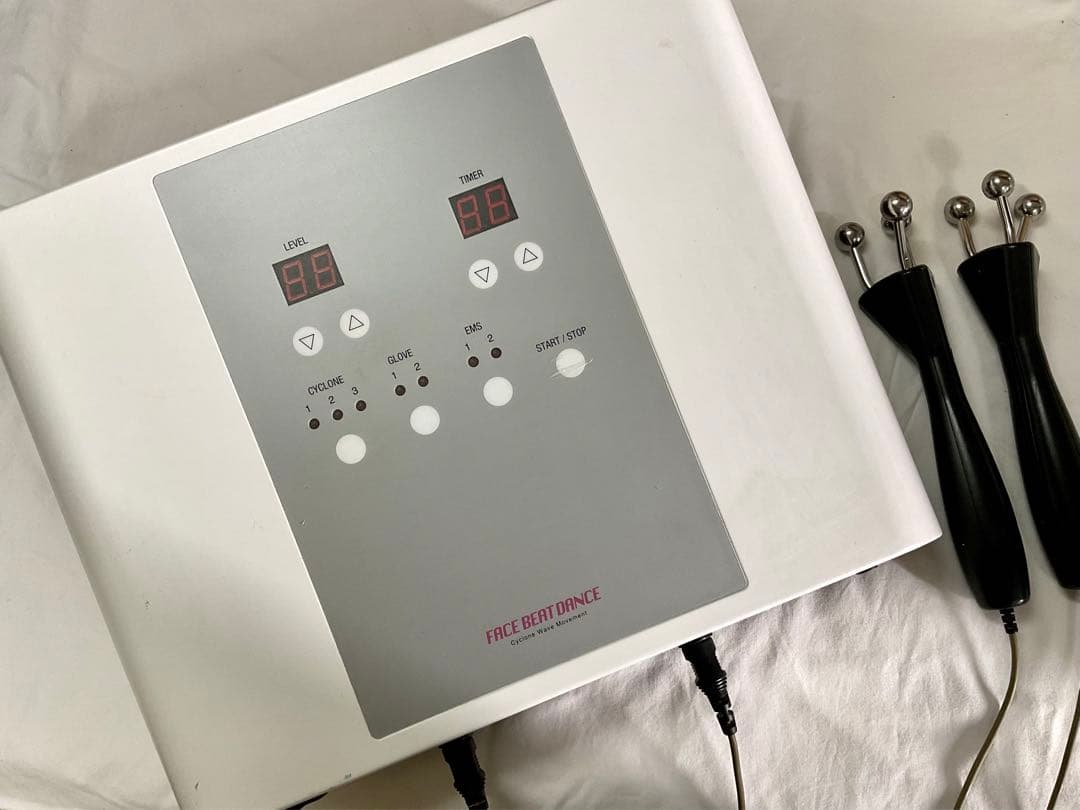 【エステ美顔器】フェイスビートダンス　顔筋トレーニングマシーン