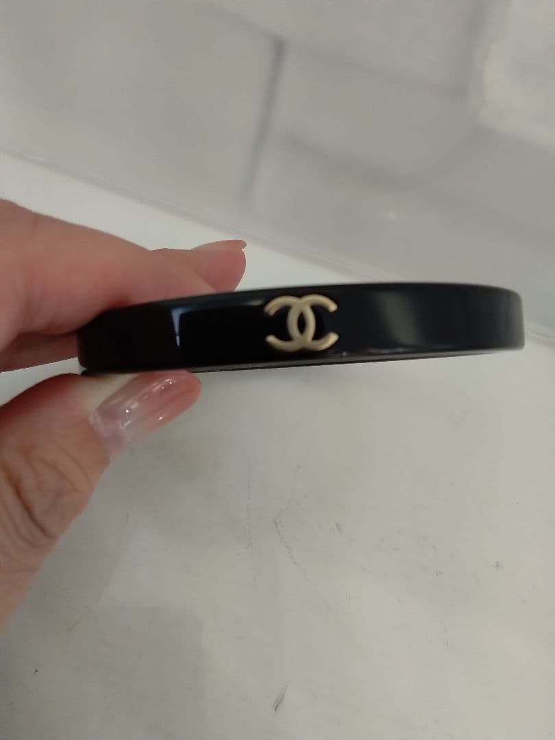 CHANEL　ココマークプラバングル　2011年モデル　　中古品