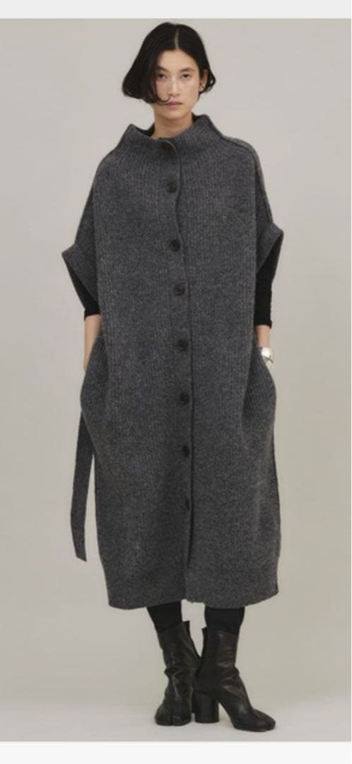 カレンソロジー　ロングベスト　新品タグ付き　グレー