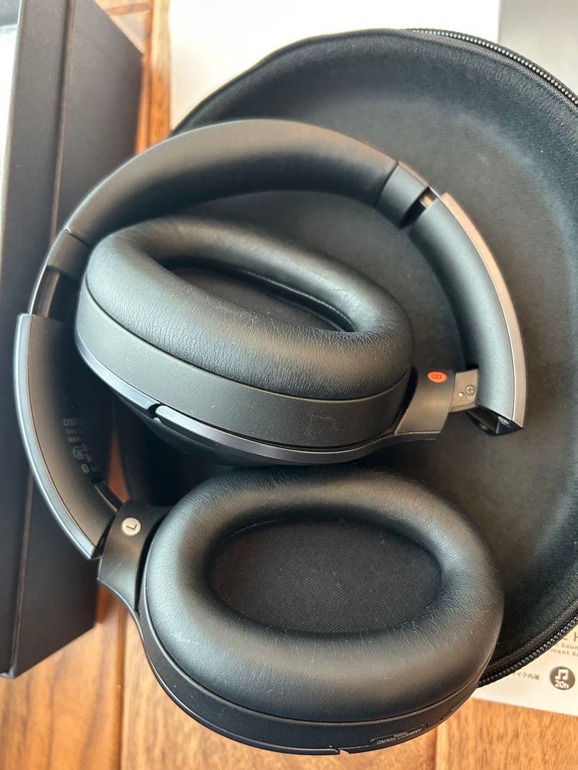 SONY ワイヤレスノイズキャンセリングヘッドホン　MDR-1000X