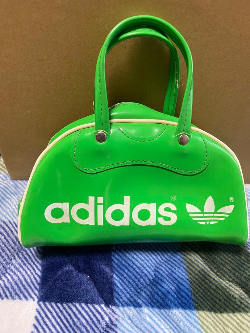 土日限定 80s old adidas enamel hand bag y2k