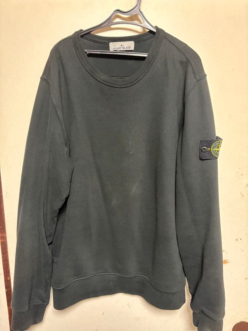 Stone  黒トレーナー