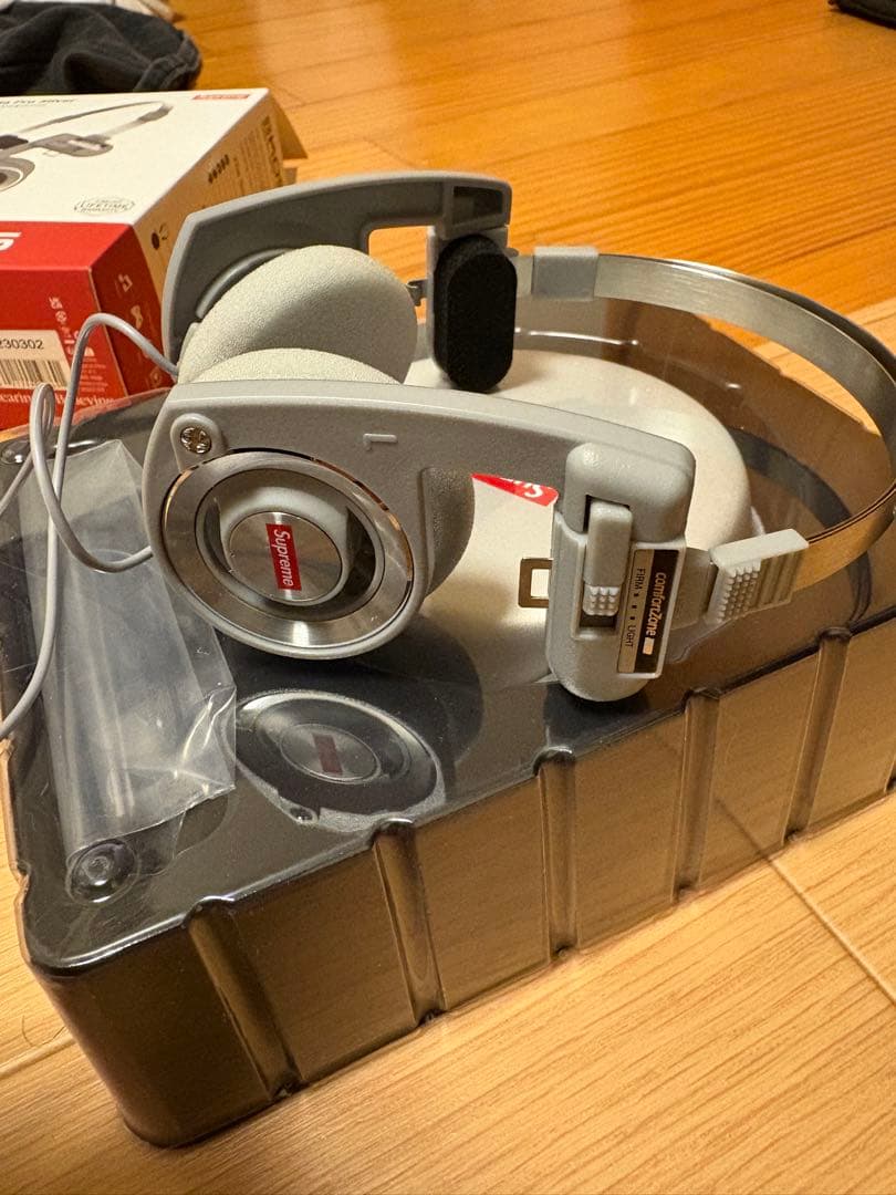 ヘッドホン Supreme / Koss Portapro Headphones