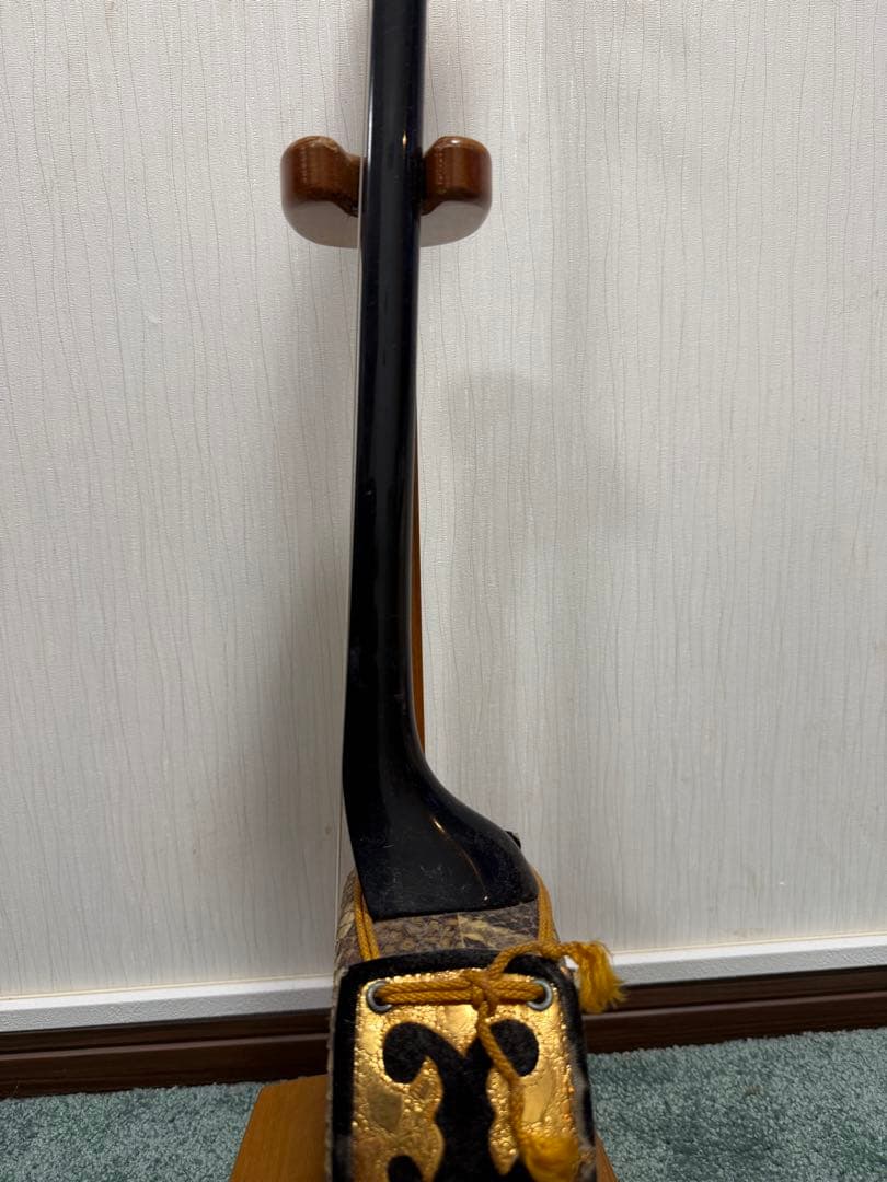 現状品　ジャンク　三線 本皮使用 ケース付き　破れあり 沖縄　修理・部品取りに
