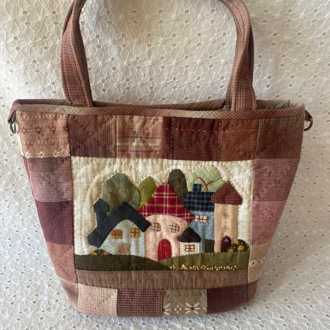 126.ハンドメイド＊先染め生地＊お家のアップリケバッグ