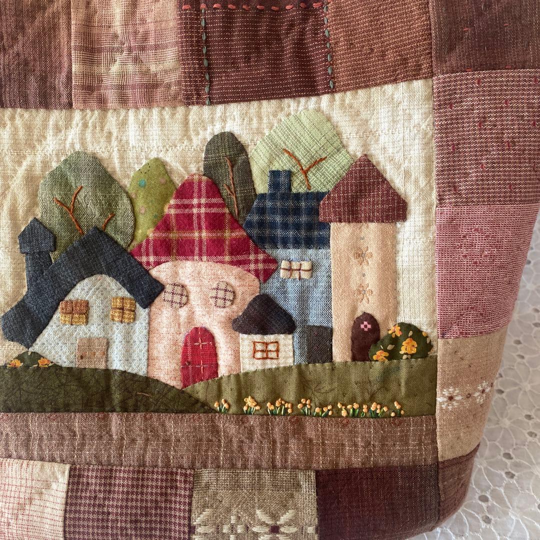 126.ハンドメイド＊先染め生地＊お家のアップリケバッグ