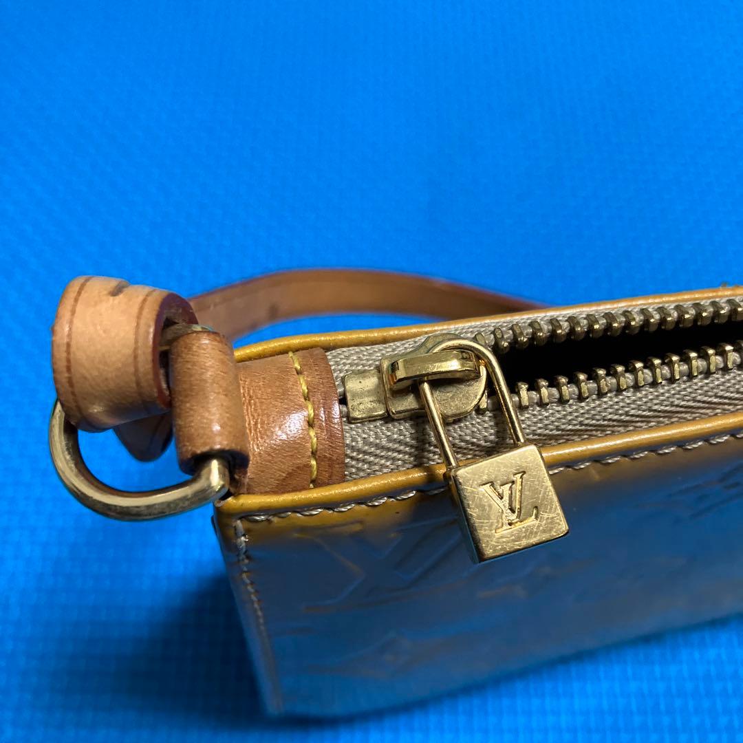 Louis Vuitton クラッチバッグ ベージュ