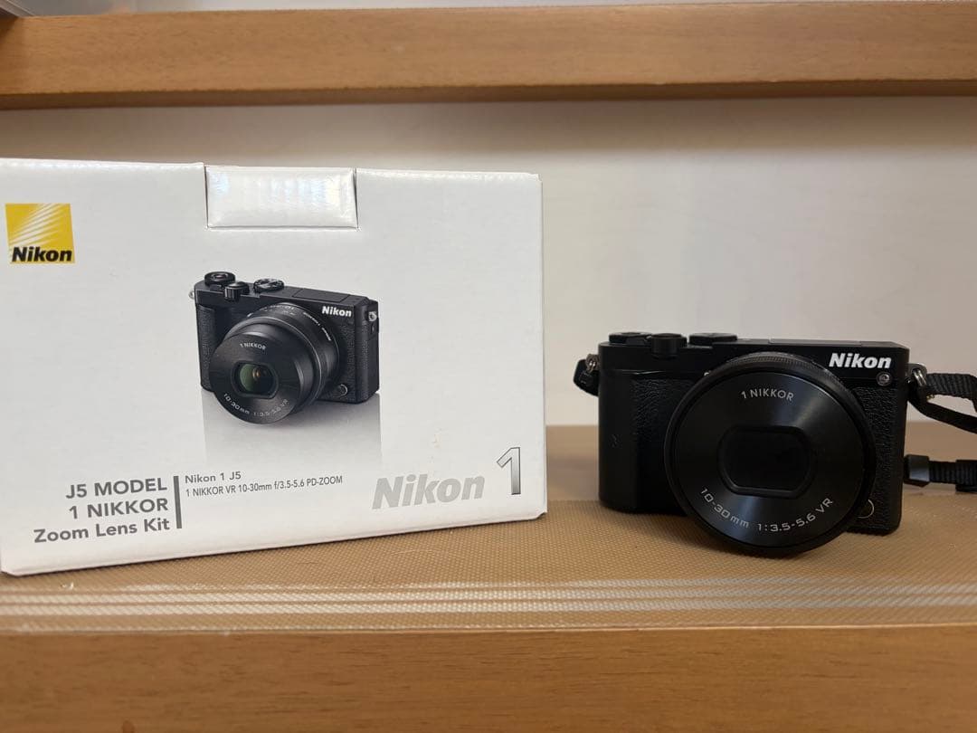 Nikon 1 J5 ダブルレンズキット ミラーレスカメラ ブラック