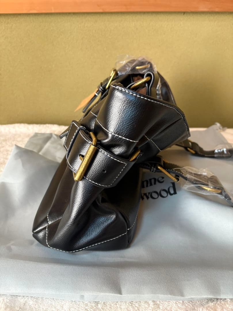 新品ヴィヴィアンウエストウッドショルダーバックVivienne Westwood