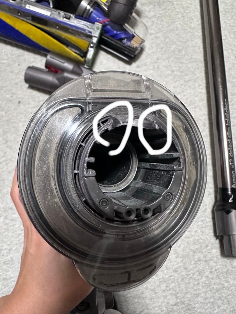 r*8様 Dyson V12 Detect 掃除機 本体と付属品