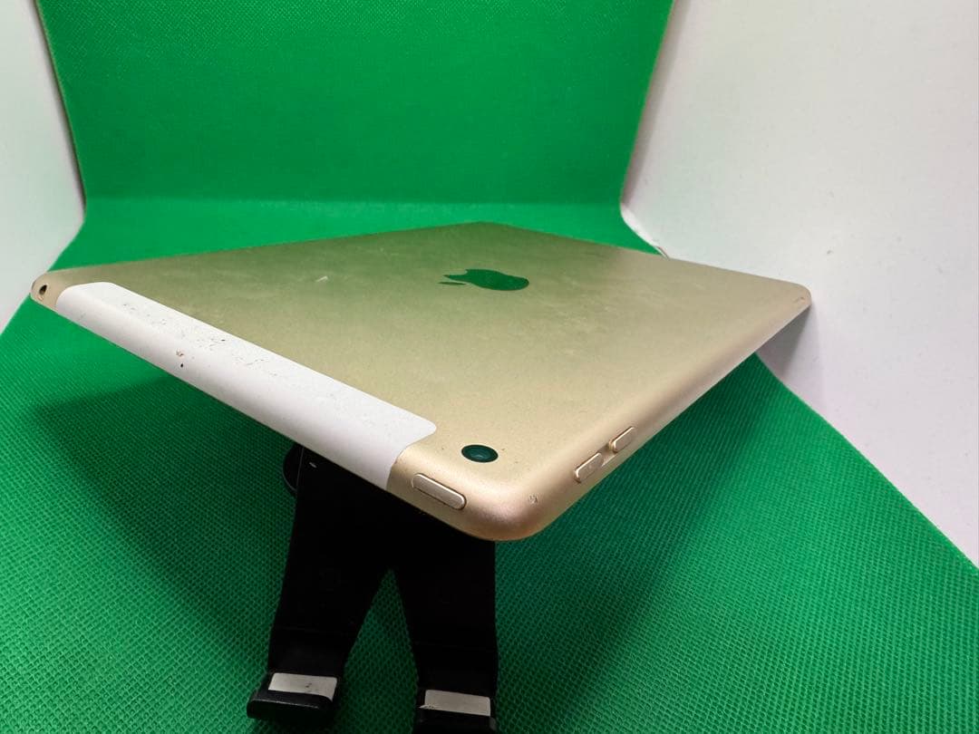 8HP61 IPAD 第5世代32GB WIFI＋セルラー