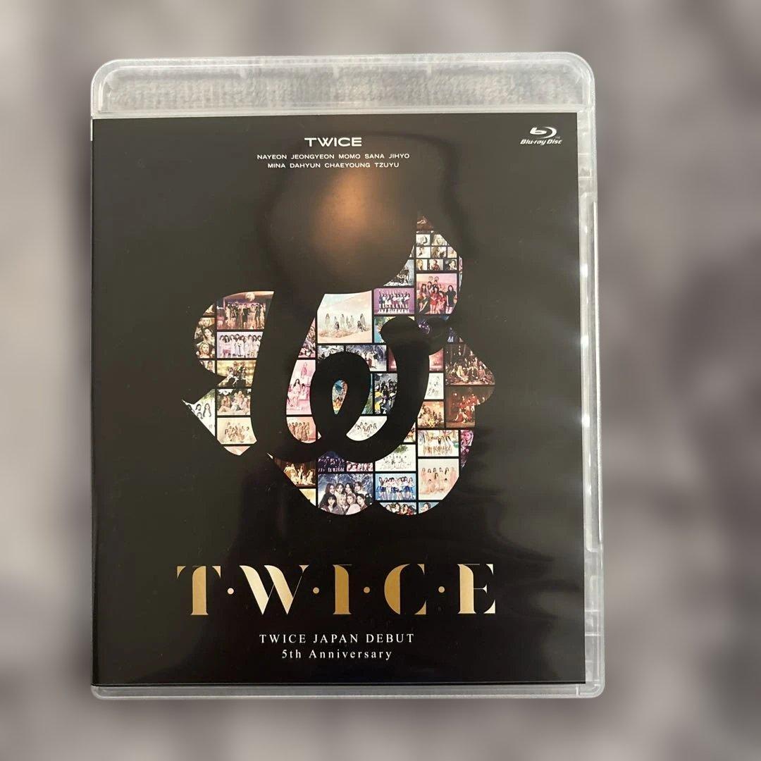 TWICE グッズ　アルバム キーホルダー カード