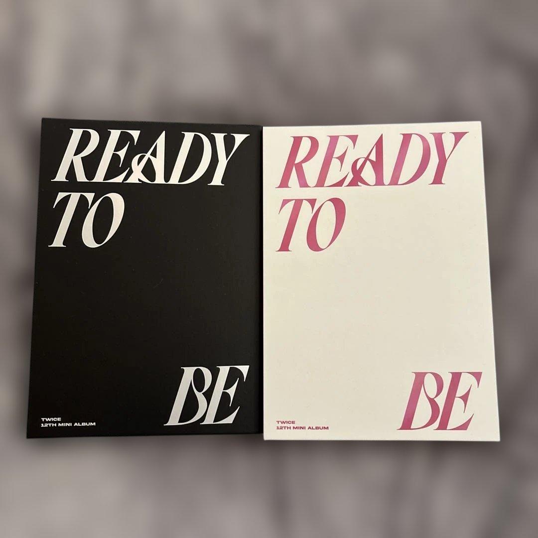 TWICE グッズ　アルバム キーホルダー カード