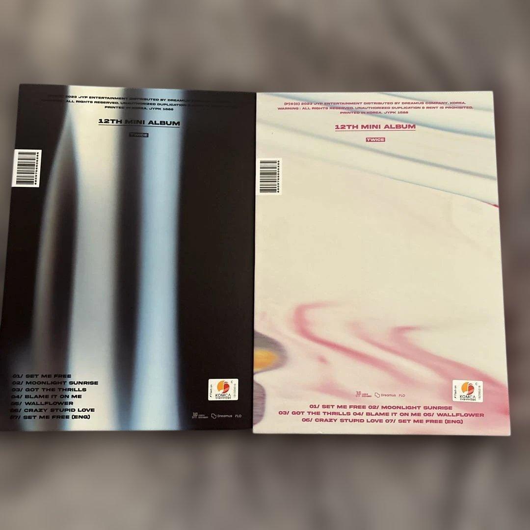 TWICE グッズ　アルバム キーホルダー カード