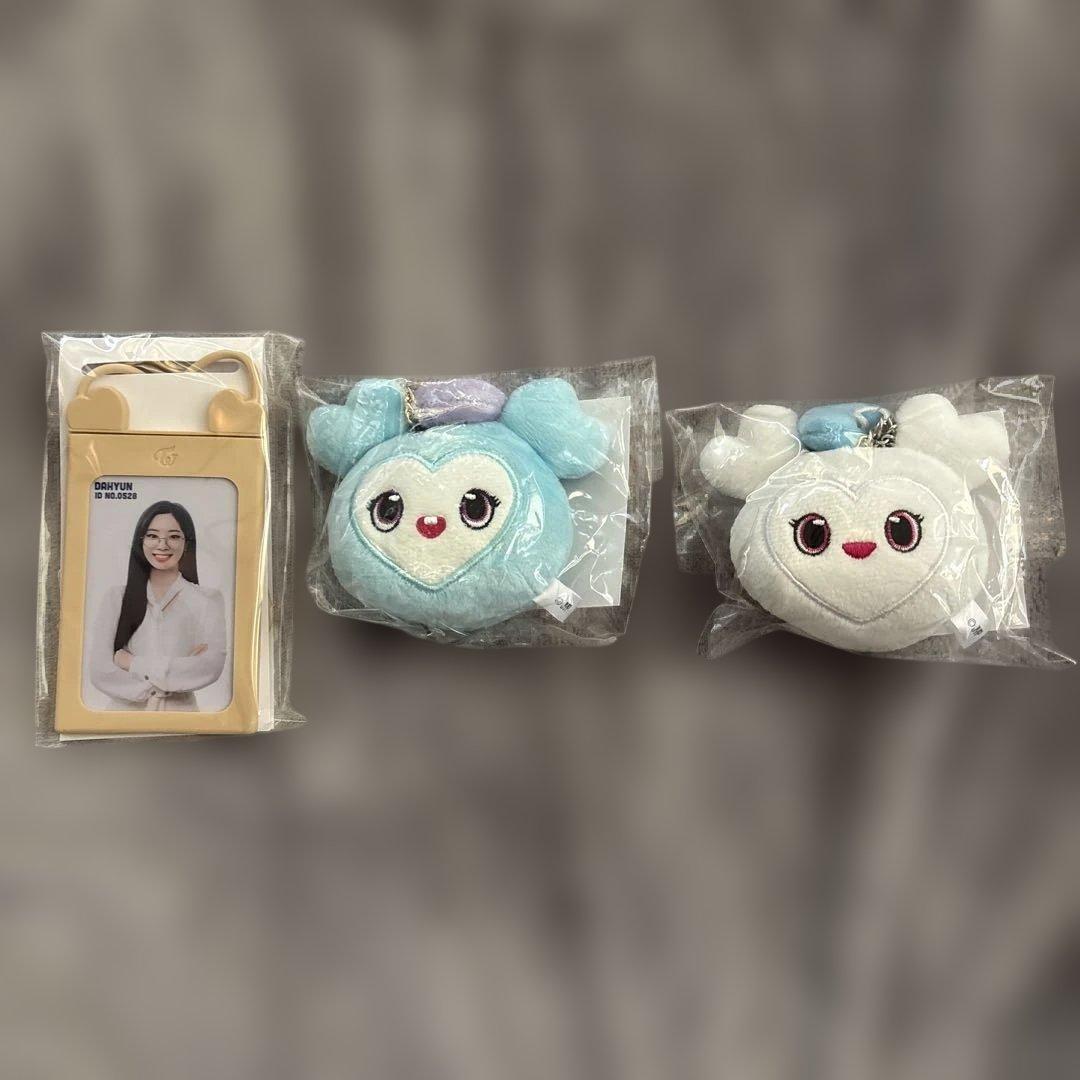 TWICE グッズ　アルバム キーホルダー カード