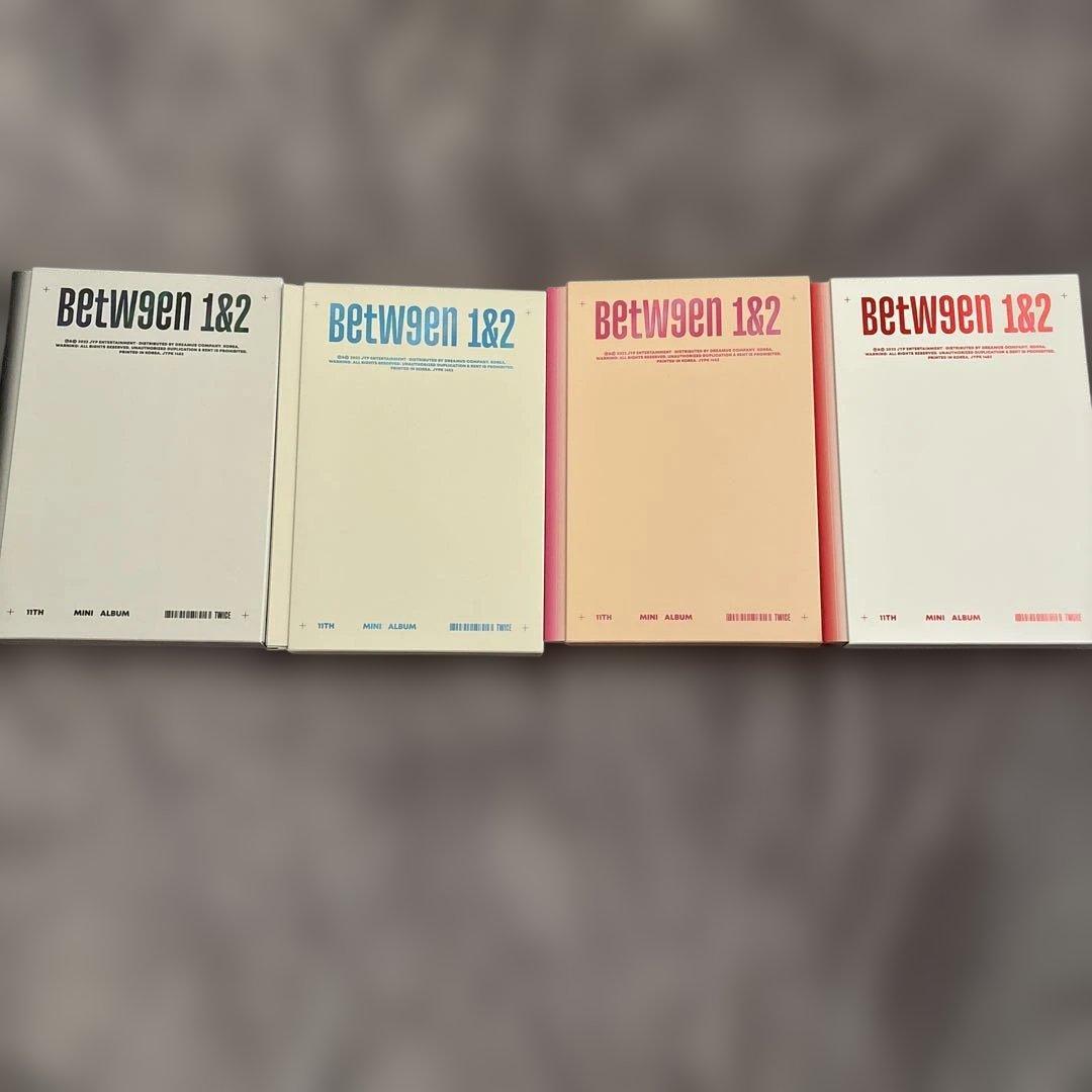 TWICE グッズ　アルバム キーホルダー カード