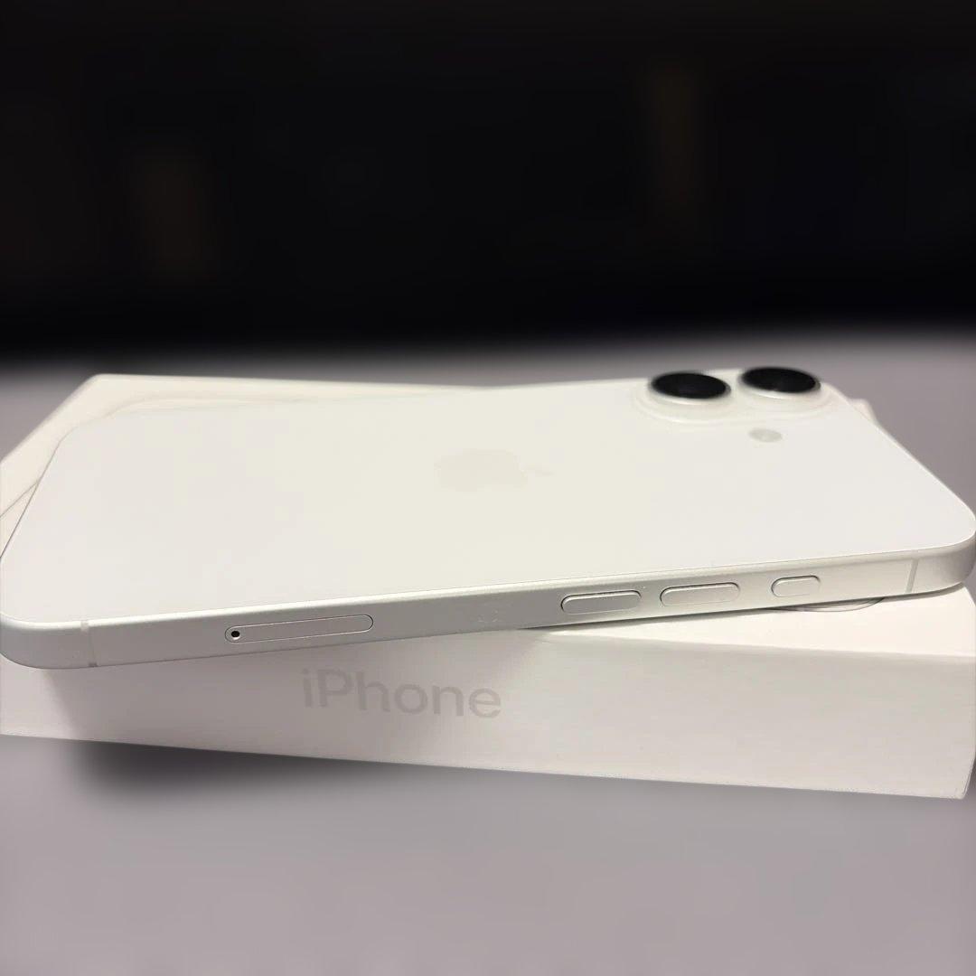 SIMフリー美品iPhone 16本体128GB 白