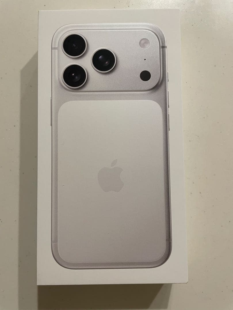 Apple iPhone 17Pro シルバー 本体