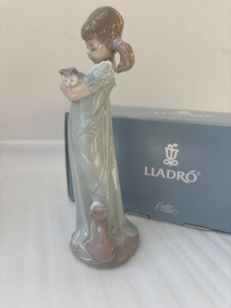 リヤドロ 私のことも忘れないで フィギュリン LLADRO 外箱付き　猫　少女