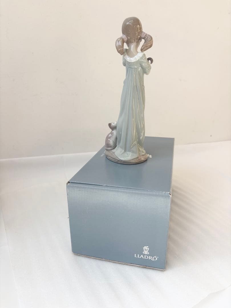 リヤドロ 私のことも忘れないで フィギュリン LLADRO 外箱付き　猫　少女